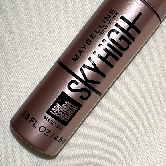 ⚡️PICK 3/$15 - Maybelline Sky High Lash Sensational Black Mascara .15fl oz NEW 💖 - Picture 2 of 2